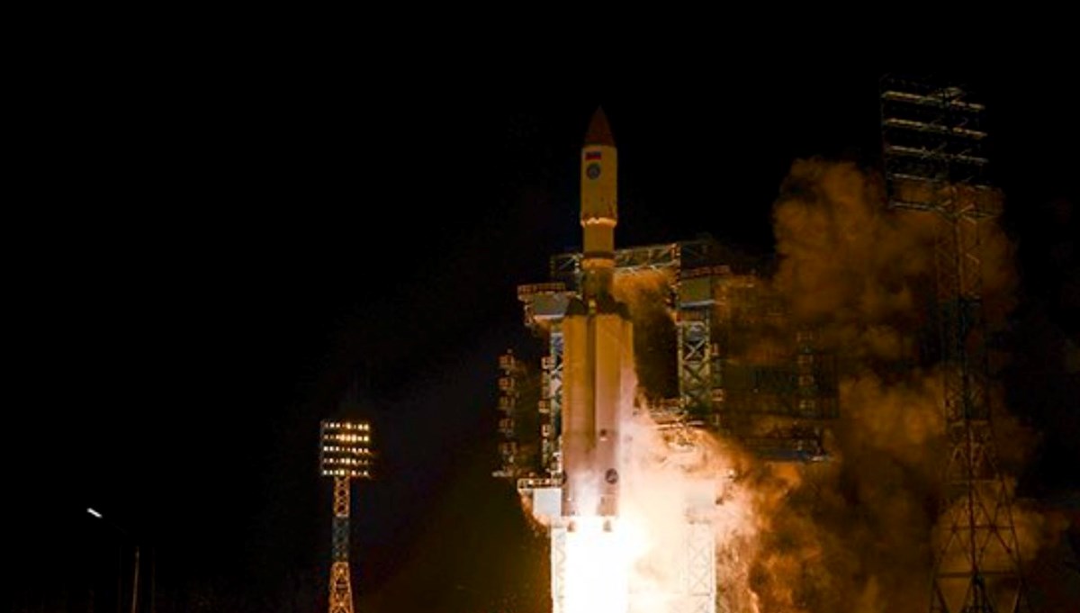 Putin’den gövde gösterisi: Rusya, Sovyetler’in çöküşünden bu yana en büyük roketini uzaya gönderdi