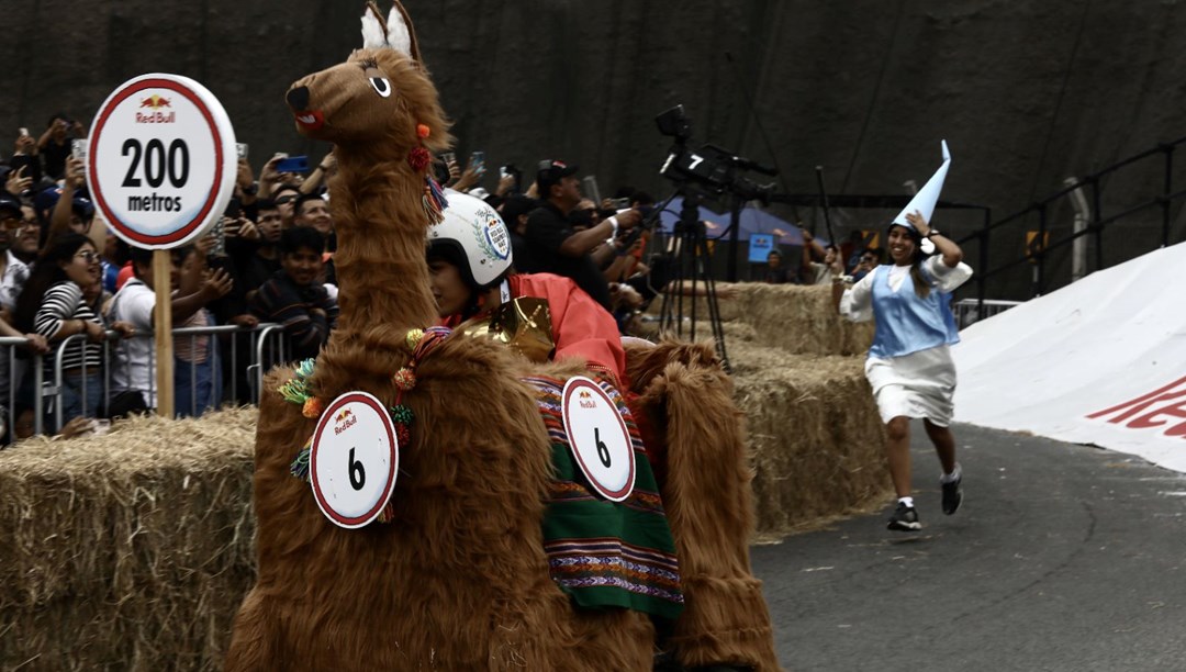 10 yıl sonra sevenleriyle buluştu... "Çılgın Arabalar" yarışında hünerlerini sergilediler