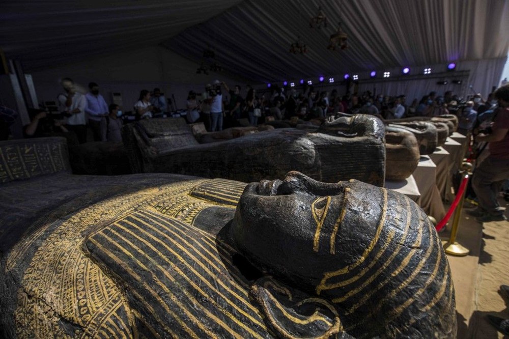 Mısır'da keşfedilen 2 bin 500 yıllık 59 tabut tek tek tanıtıldı - 1