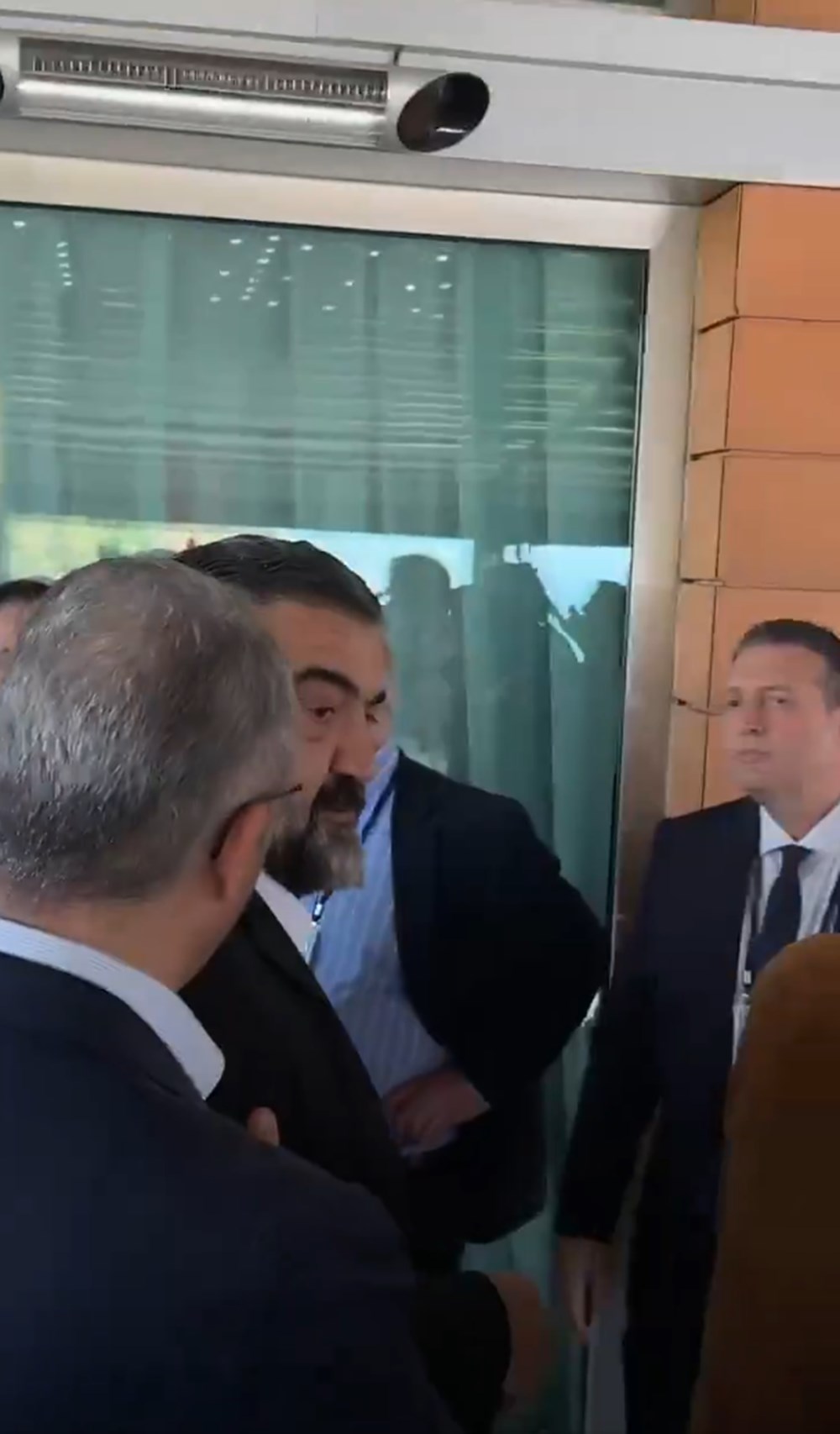 Fenerbahçe Lider Adayı Hakan Bilal Kutlualp ile Ümit Özat ortasında tartışma: "Babanın parası mıydı?" 76 BUYXwB6HI0WJKh8g6GcqmA