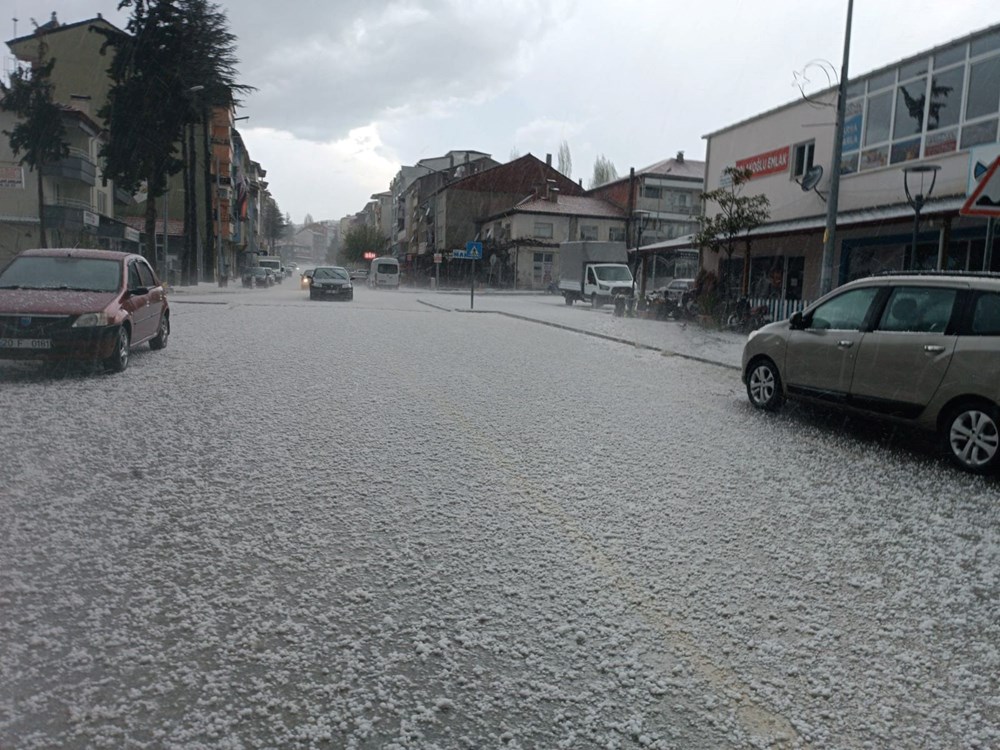 Denizli’de ceviz büyüklüğünde dolu yağdı - 4