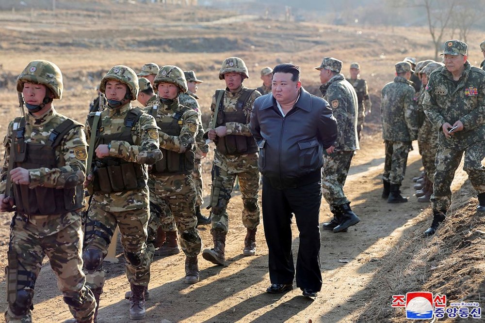 Kim Jong Un sava� haz�rl���nda: Sald�r� tatbikatlar�na kat�ld�