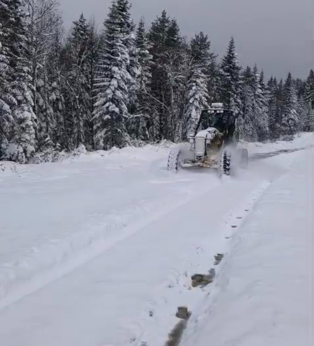 Bartın'ın iç bölümlerde kar tesirli oluyor; 19 köy yolu ulaşıma kapandı 72 BVdrKfyrPU
