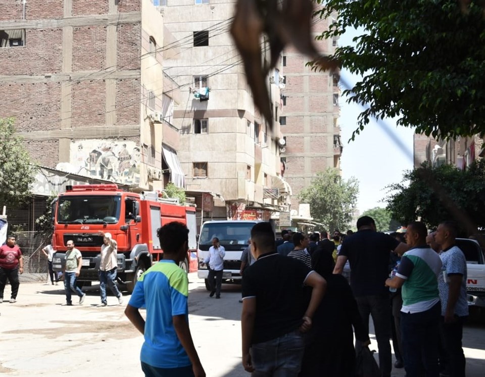 Kilisede çıkan yangında 55 kişinin de yaralandığı belirtildi.
