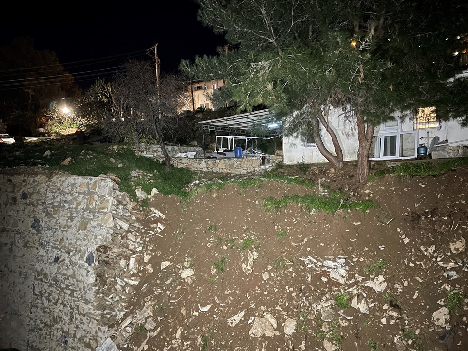 Bodrum'da istinat duvarı çöken iki ev tahliye edildi - 1