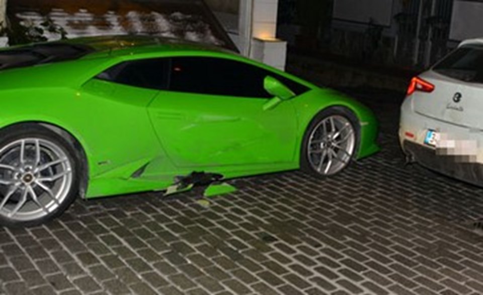 Asena Erkin'in 1.8 milyon liralık Lamborghini'sine yandan sürttüler - 1