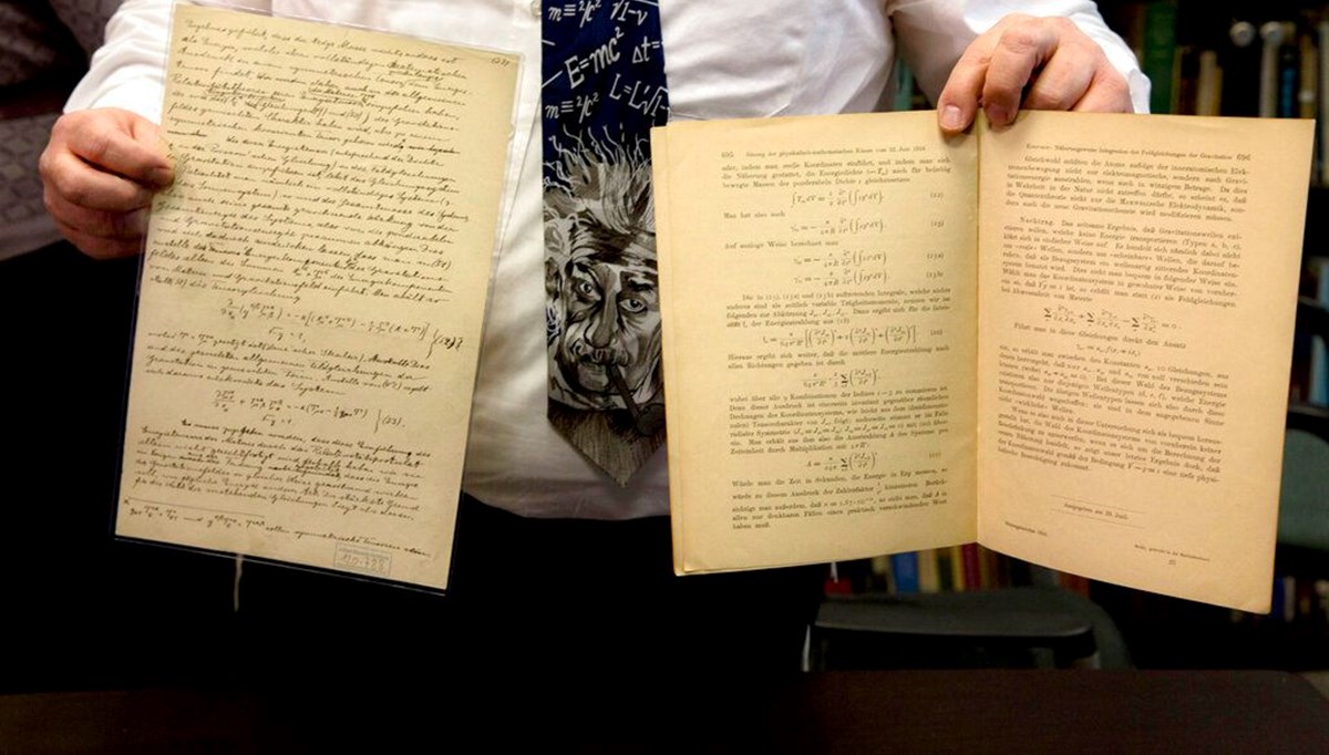 Einstein'ın defteri satıldı