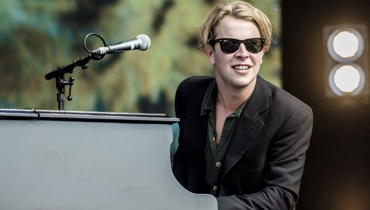 İngiliz şarkıcı ve söz yazarı Tom Odell Antalya'da konser verecek