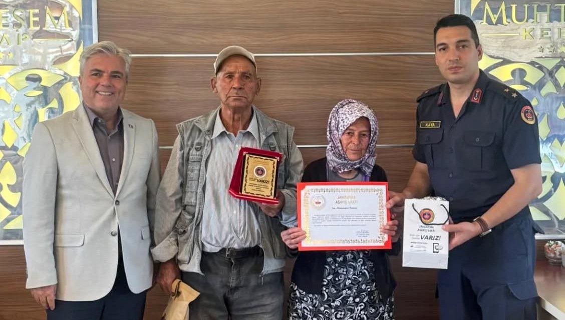 Duygulandıran hareket: Tek varlıkları olan evi jandarmaya bağışladılar
