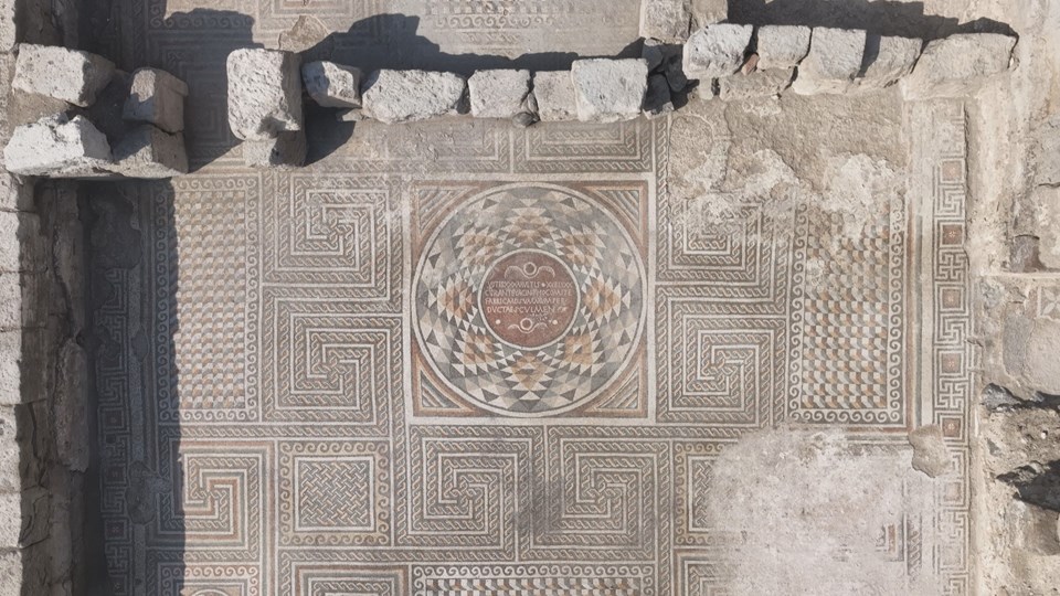 Bin 700 yıllık mozaiklerde üç boyutlu desenler - 1