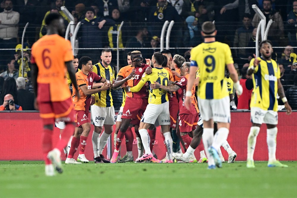 Derbi Zaferi Sonrası Yorumlar Coştu: Galatasaray, Fenerbahçe'yi Kupa Dışına İtti, Eleştirmenler İki Uca Bölündü! 91 BZNAVPuwvkmr5BBHUYOzhQ