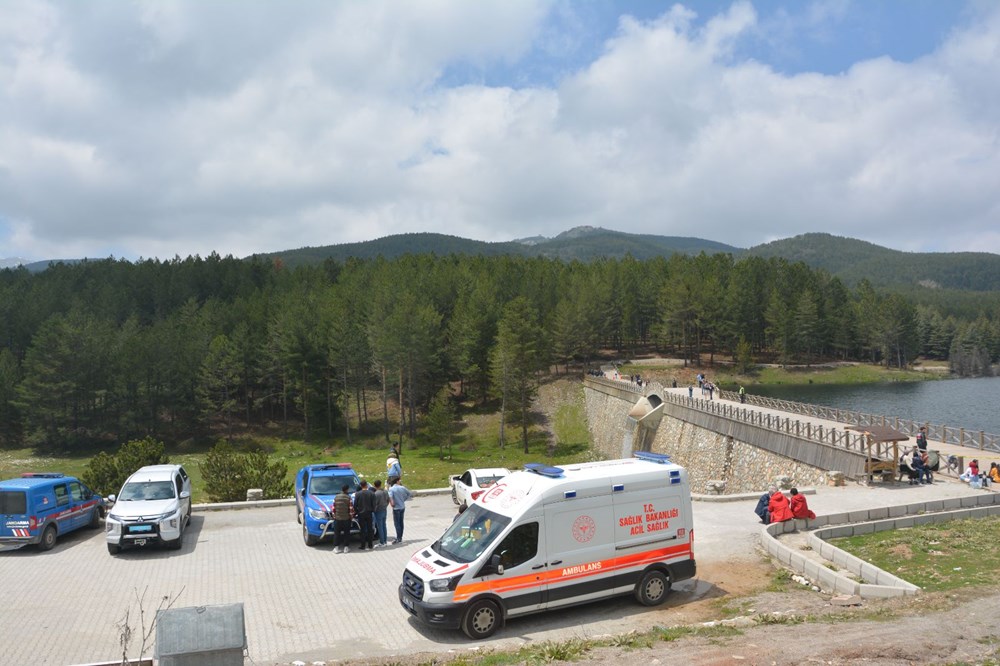 Afyonkarahisar'da piknik faciası: 2'si öğrenci 4 kişi gölette boğuldu - 7