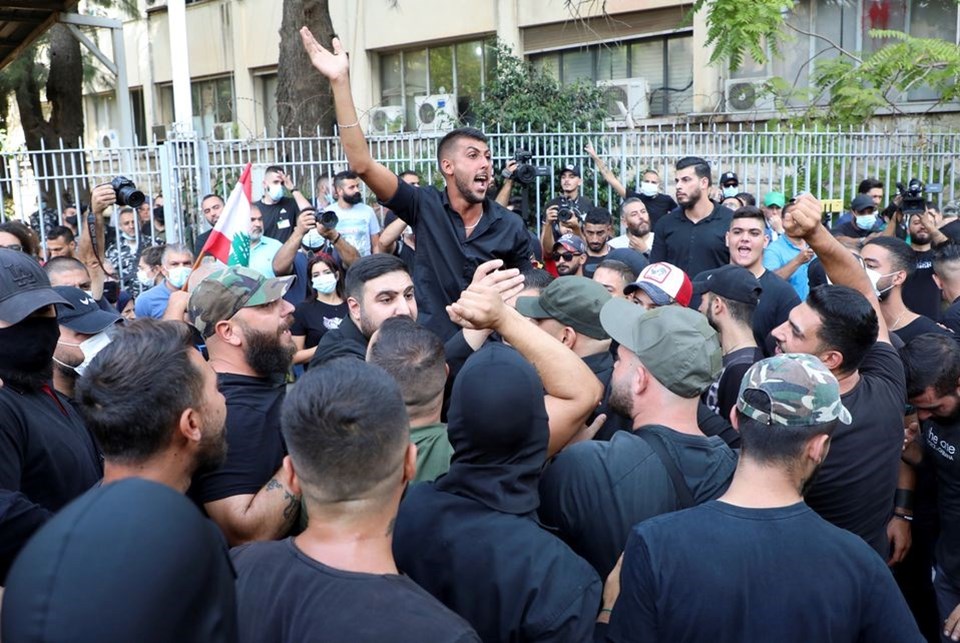 Beyrut'ta kalabalığa ateş açıldı: 6 ölü - 1
