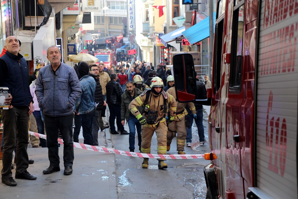 Beyoğlu'da yangın paniği - 2