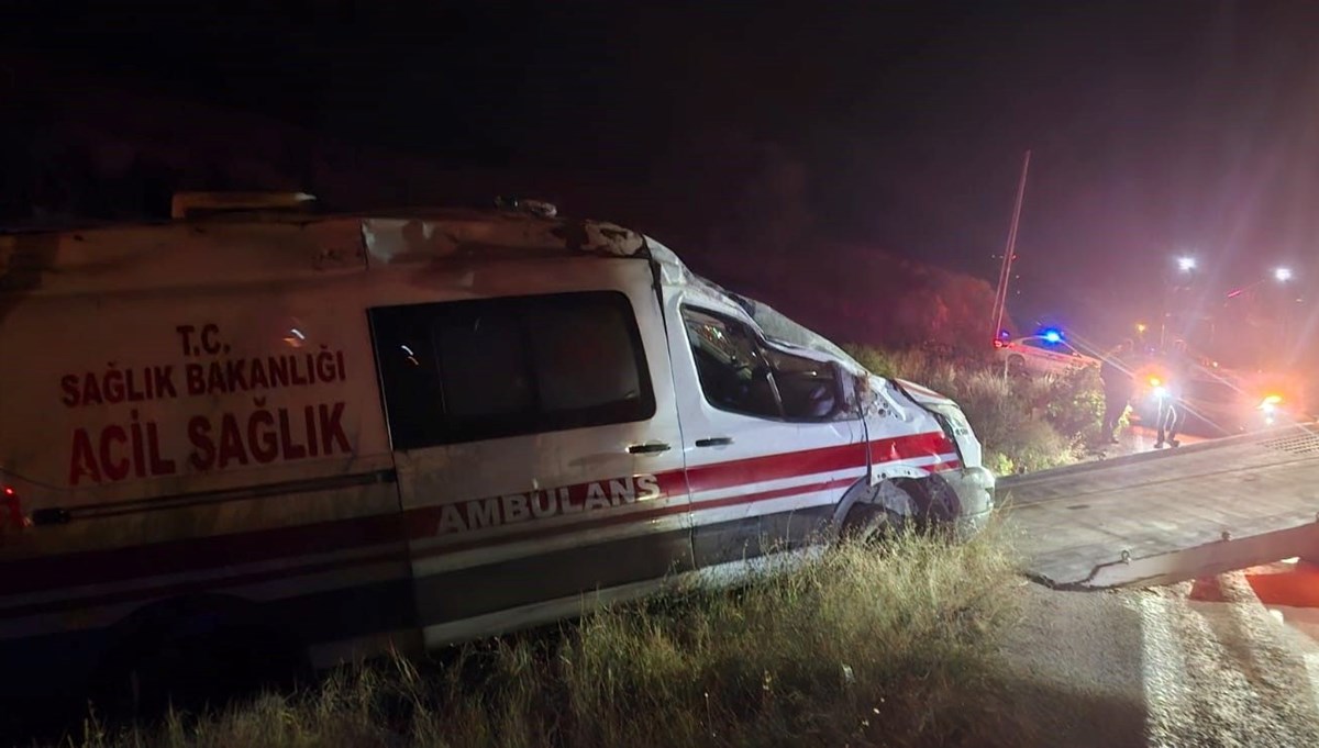Kontrolden çıkan ambulans takla attı