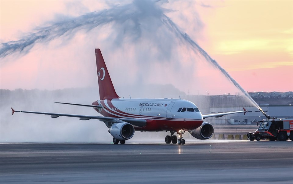 Cumhurbaşkanı Erdoğan'ı taşıyan uçak 3. havalimanına indi - 2