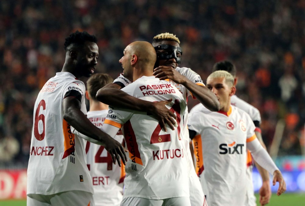 Ahmed Kutucu'nun siftah yaptığı Galatasaray'da Gaziantep deplasmanında 3 puan - 4