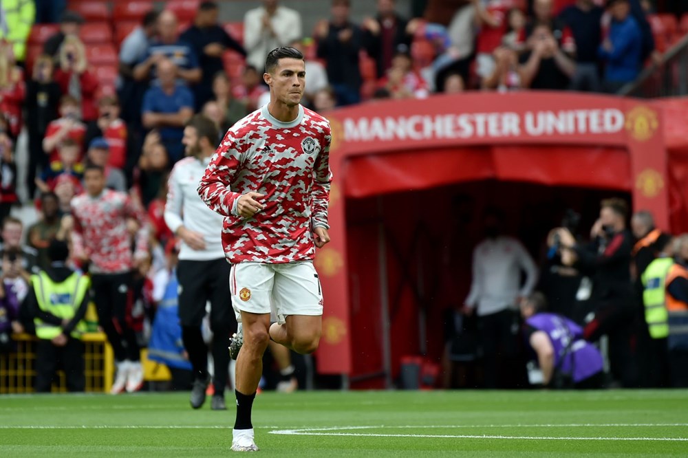 Patrice Evra eski takım arkadaşı Cristiano Ronaldo'nun koyun sorunuyla dalga geçti - 1