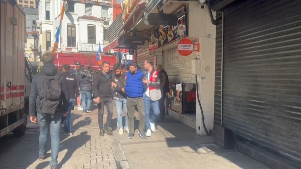 Taksim'e yürümek isteyen gruplara polis müdahalesi: 35 gözaltı - 7