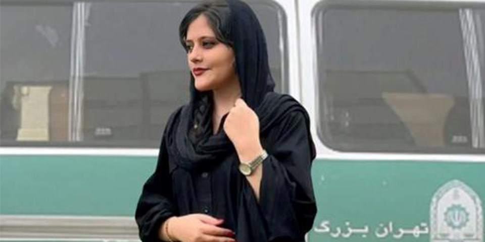 İran'ı sarsan gözaltında ölüm (Mahsa Amini'nin şüpheli ölümü) - 2