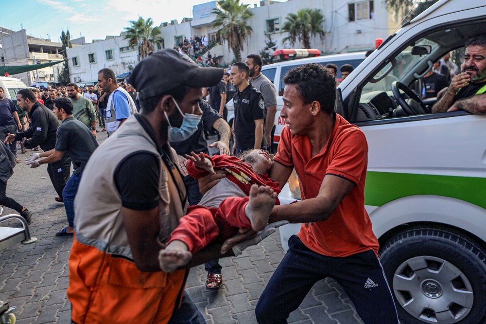 İsrail'in Gazze'deki hastaneye saldırısından son fotoğraflar - 11