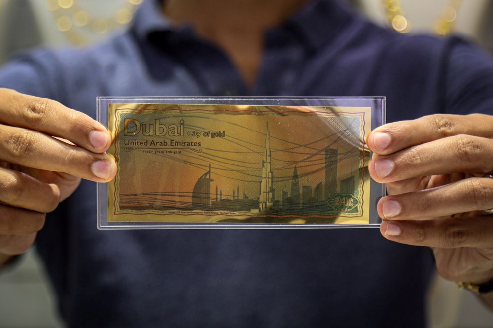 Dubai'de 24 ayar altından banknot basıldı - 3