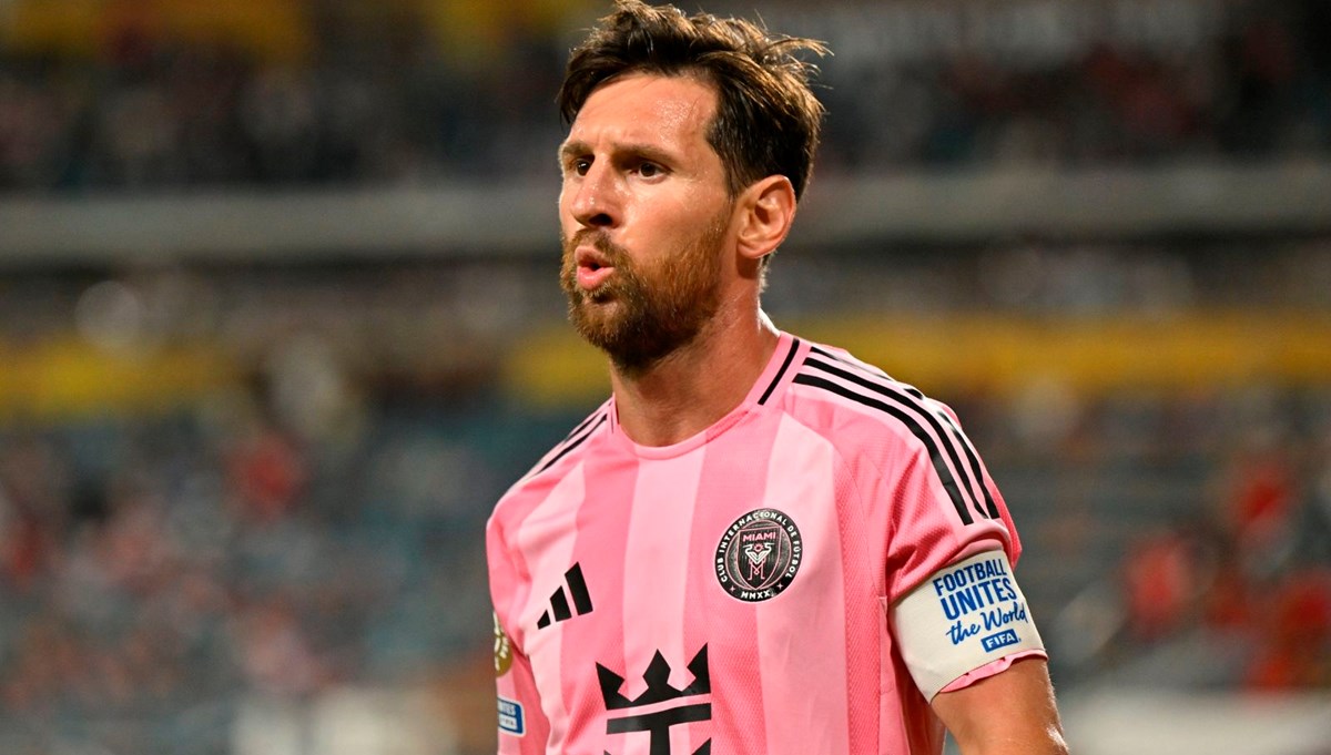 Messi beraberlikle başladı