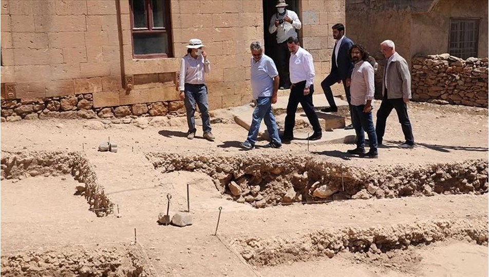 Şanlıurfa'da Neolitik dönemin izlerine rastlanılan Sarayburç Ören Yeri'nde kazı çalışması