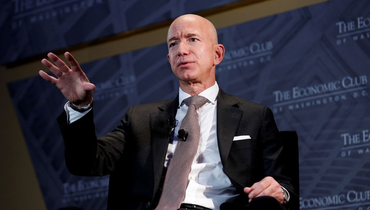 Amazon'un kurucusu Jeff Bezos CEO'luk görevinden ayrılıyor