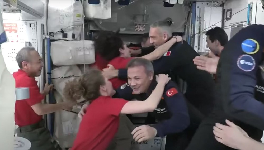 İlk Türk astronot Alper Gezeravcı sosyal medyadan soruları yanıtladı - 11
