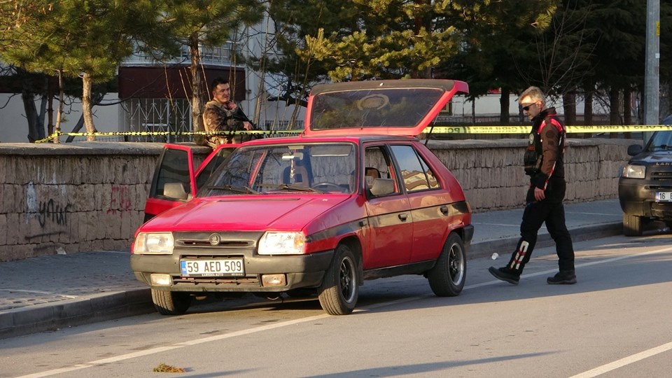 İfade vermeye karakola gittiler, çıkışta yine kavga ettiler: Dört kişi yaralandı - 1