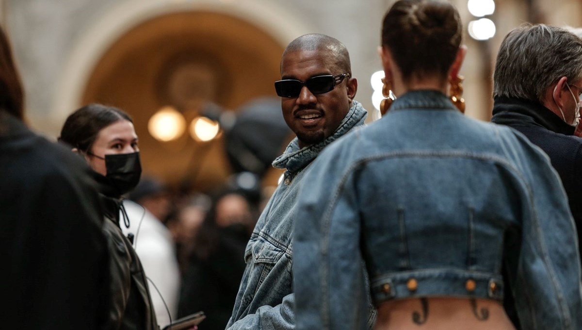 Kanye West'in ceketi anında tükendi