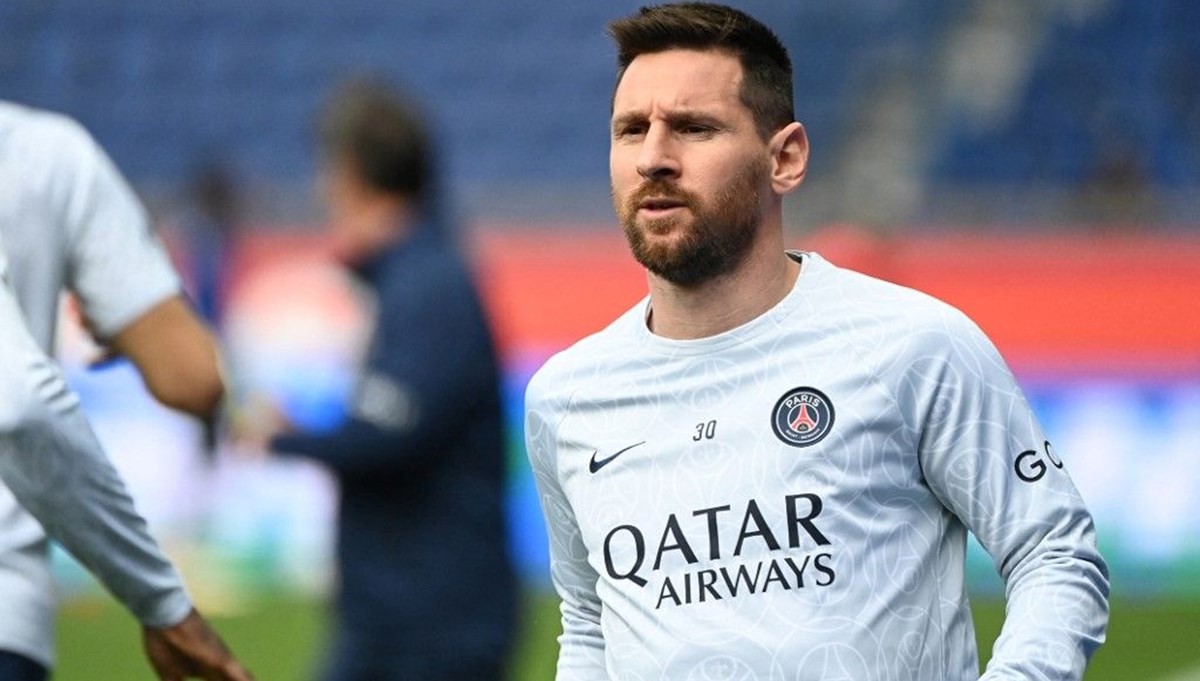 Paris Saint-Germain'de özür dileyen Messi affedildi