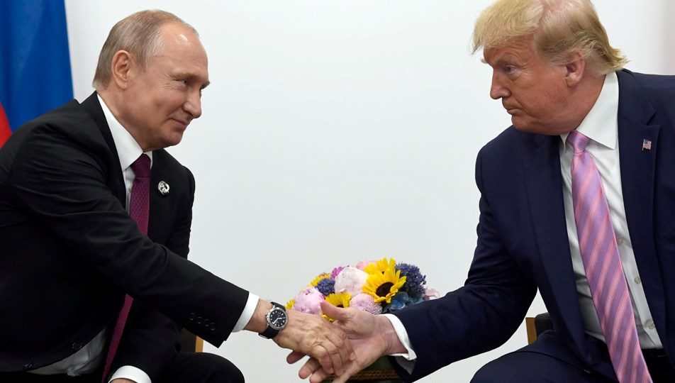 Putin Trump’a kendisini hediye etti: ABD Başkanı çok etkilenmiş