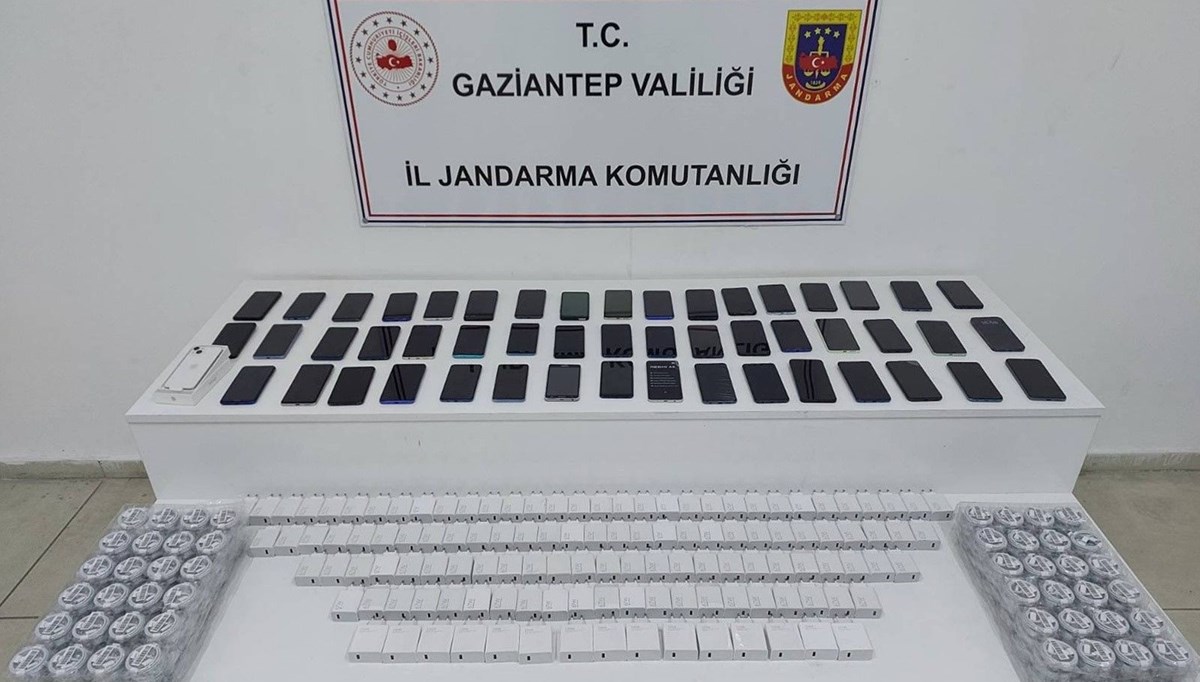 Gaziantep'te milyonluk kaçak telefon operasyonu