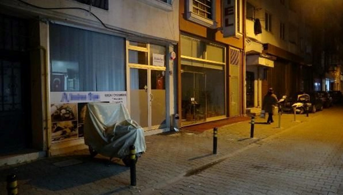 Masaj salonunda çalışan kadının yüzüne kezzap atan zanlı yakalandı Masaj salonunda çalışan kadının yüzüne kezzap atan zanlı yakalandı