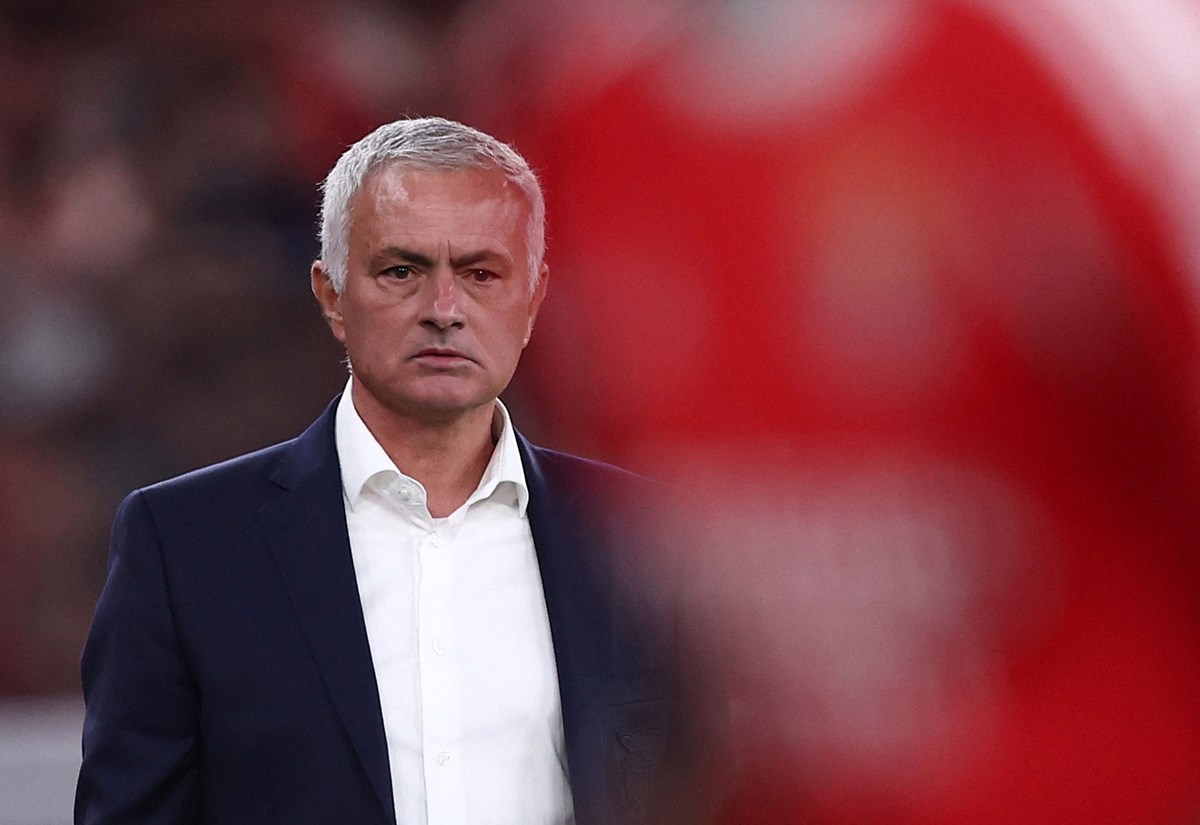 Benfica Teknik Direktörü Jose Mourinho, Rio Ave maçını böyle takip etti.