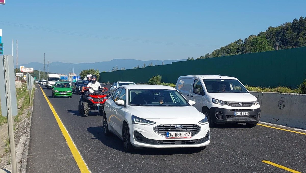 Bolu Dağı Tüneli kapandı: Kilometrelerce araç kuyruğu oluştu Bolu Dağı Tüneli kapandı: Kilometrelerce araç kuyruğu oluştu