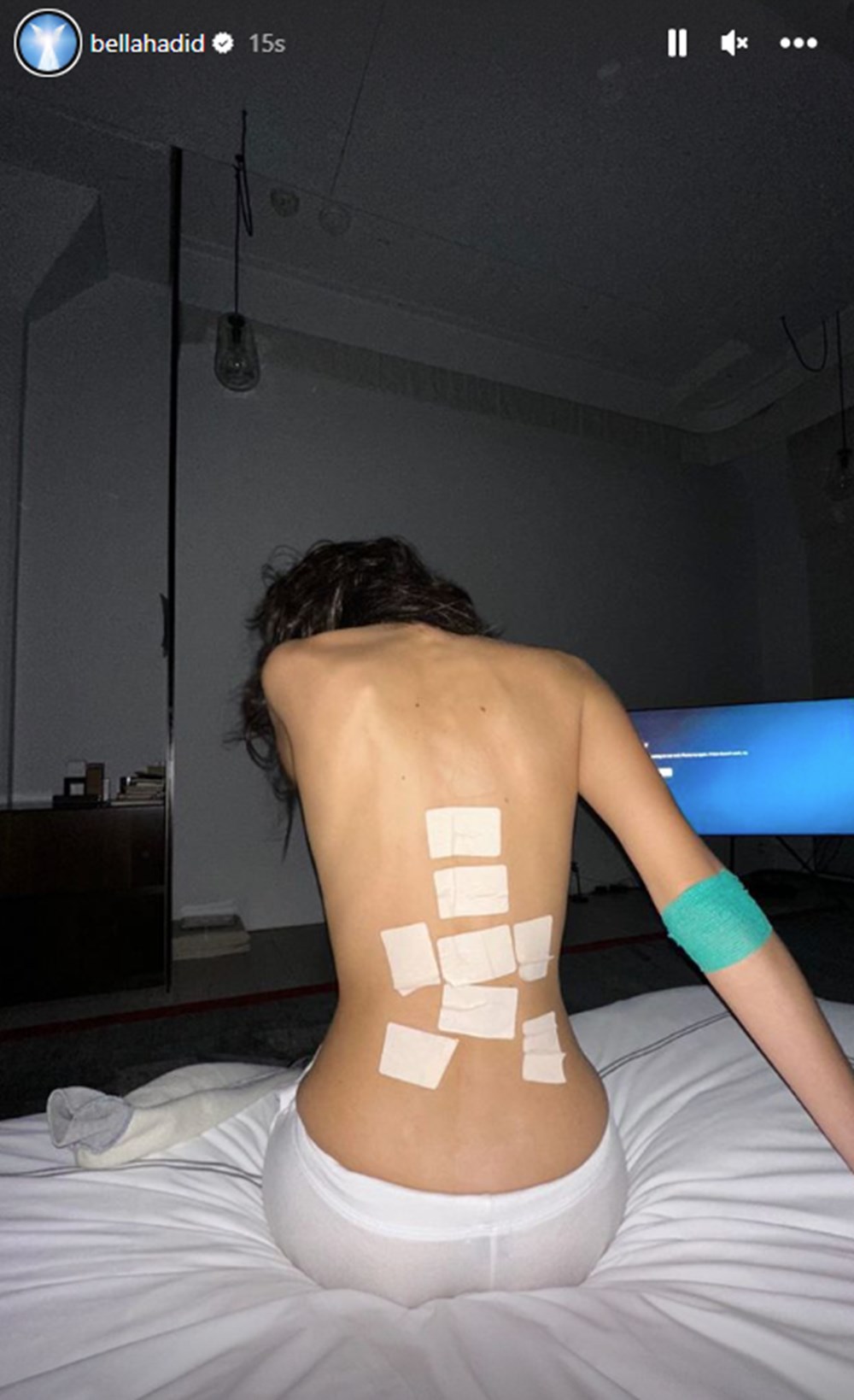 Bella Hadid hastane paylaşımıyla endişe uyandırdı - 2