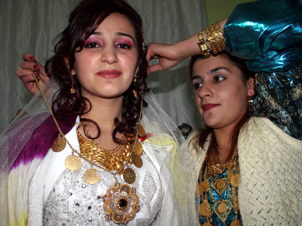 van ve hakkari de gelinler ev yiktiriyor ntv