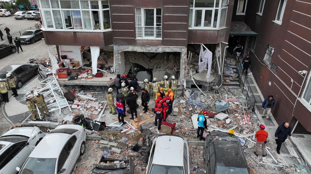 İstanbul'da 14 katlı binada patlama: 1 can kaybı, 3 yaralı - 25