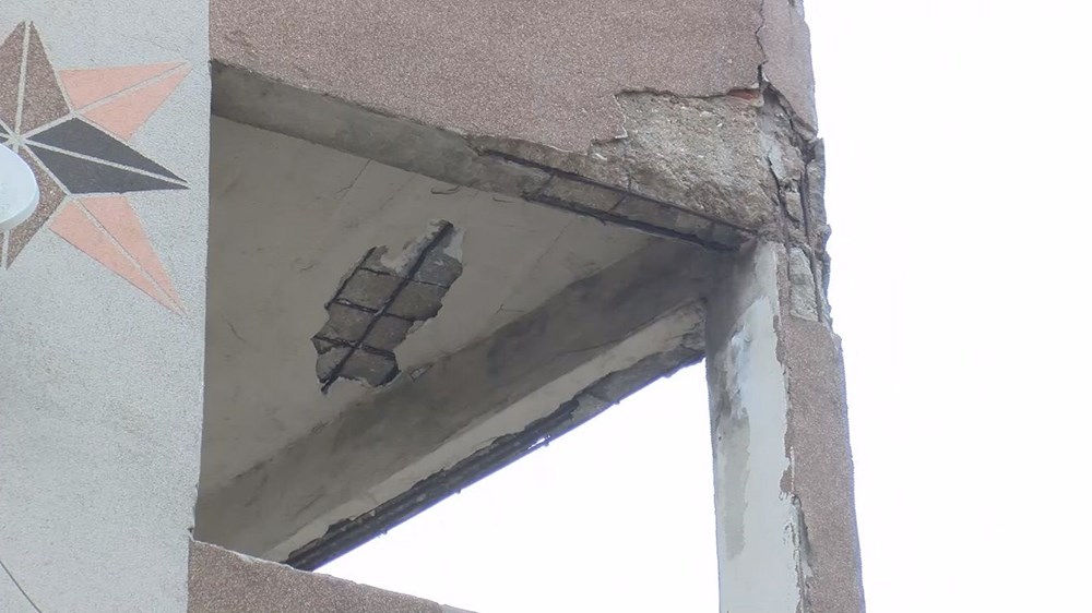 Güngören'de 52 yıllık binada çökme tehlikesi: 'Beşik gibi sallanıyor' - 8
