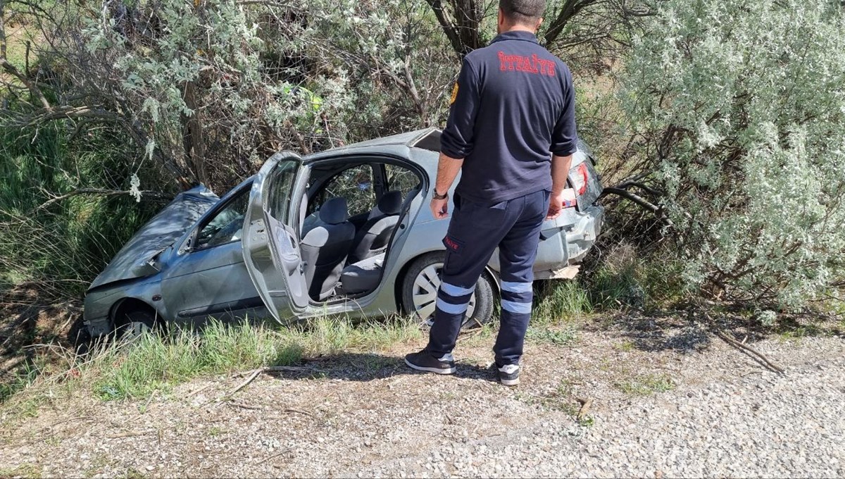 Çorum'da otomobilin devrilmesi sonucu 1 kişi öldü, 1 kişi yaralandı