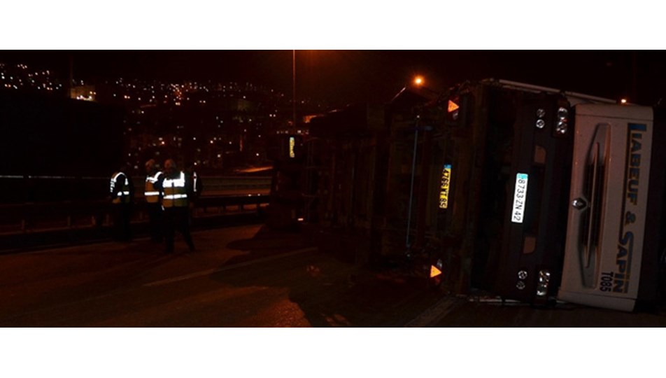 Zincirleme kaza TEM'i kapattı
