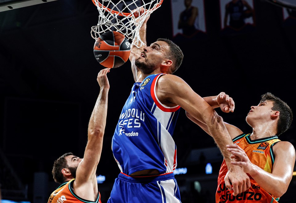 EuroLeague: Son şampiyon Anadolu Efes'ten üç maçta iki yenilgi - 2