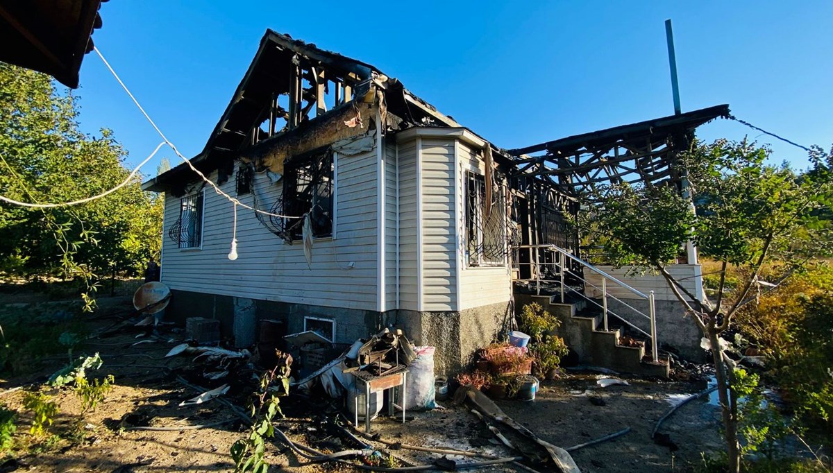 Mersin'de müstakil ev yangını