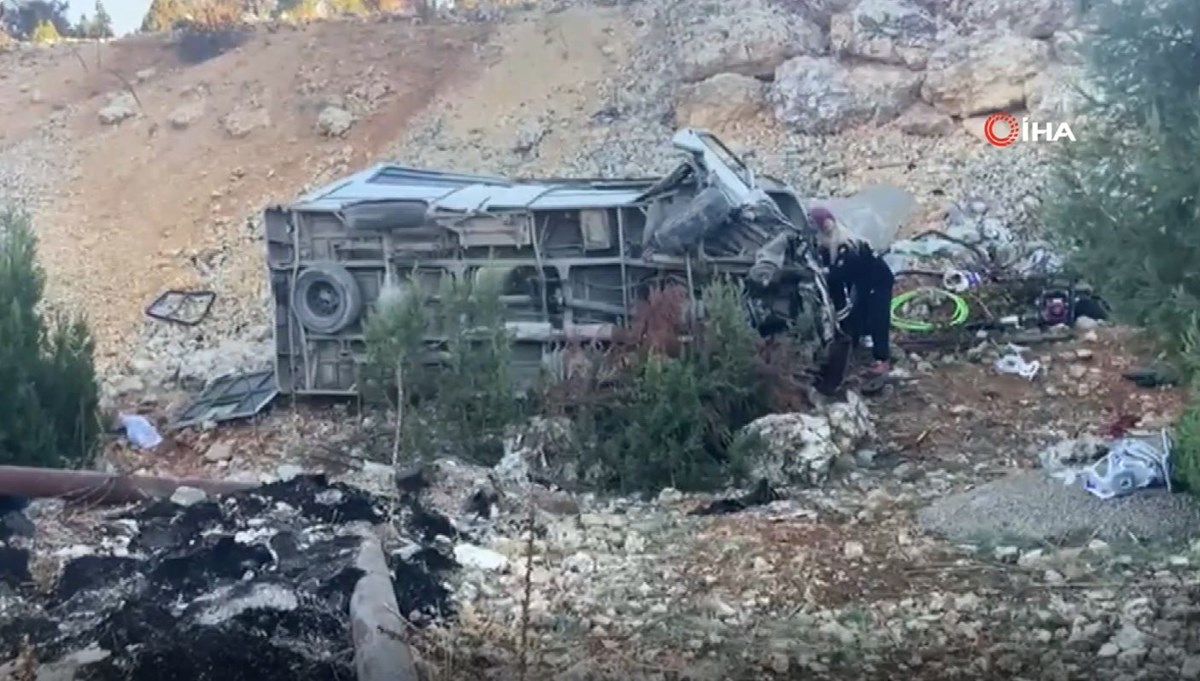 Mersin'de işçi servisi kaza yaptı: Beş ölü
