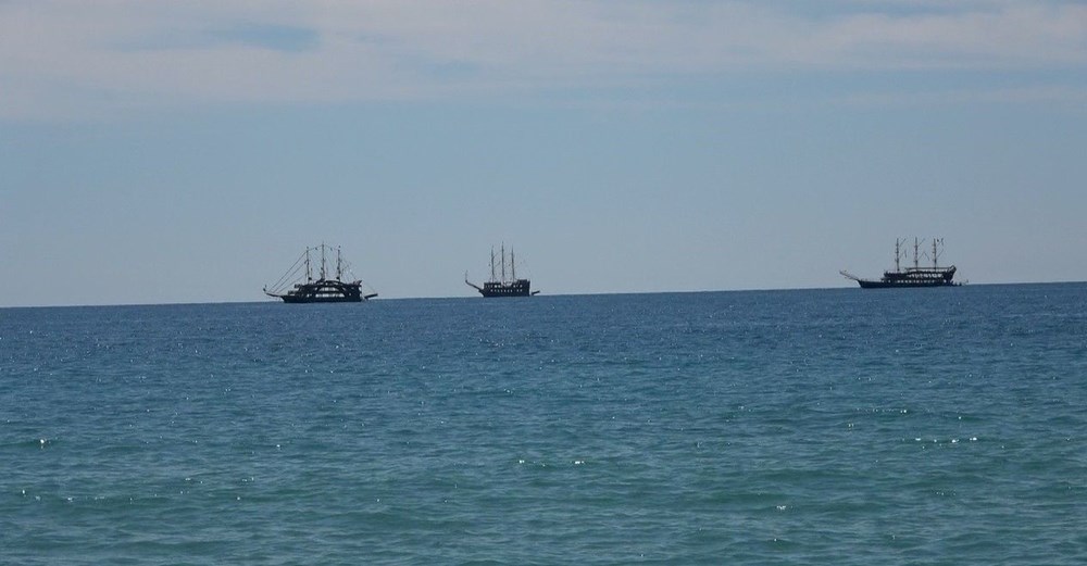 Güneşli havayı gören plajları doldurdu: Denizin keyfini çıkardılar - 3