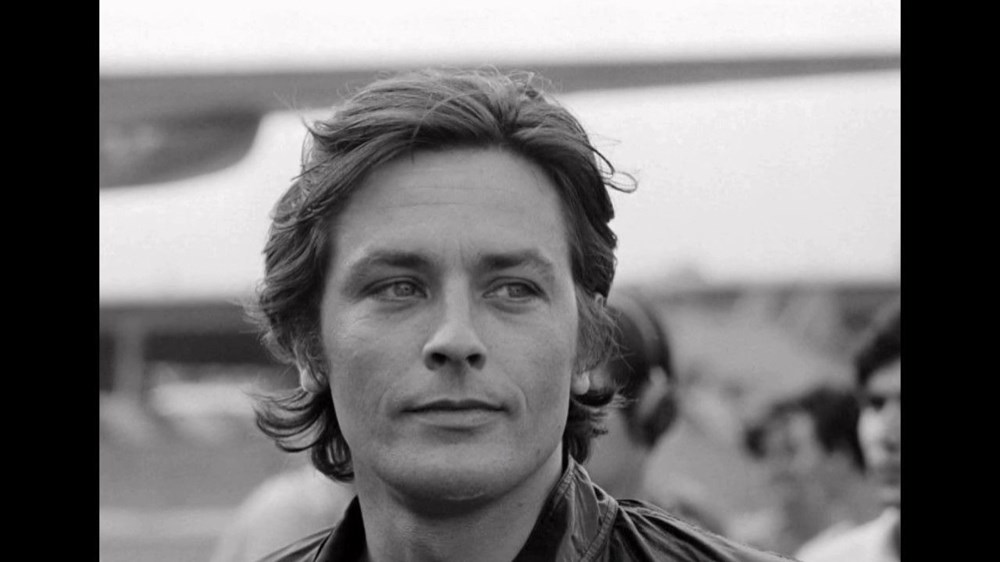 Cannes’da Alain Delon’a karşı başlatılan kampanyada 18 bin imza toplandı - 1