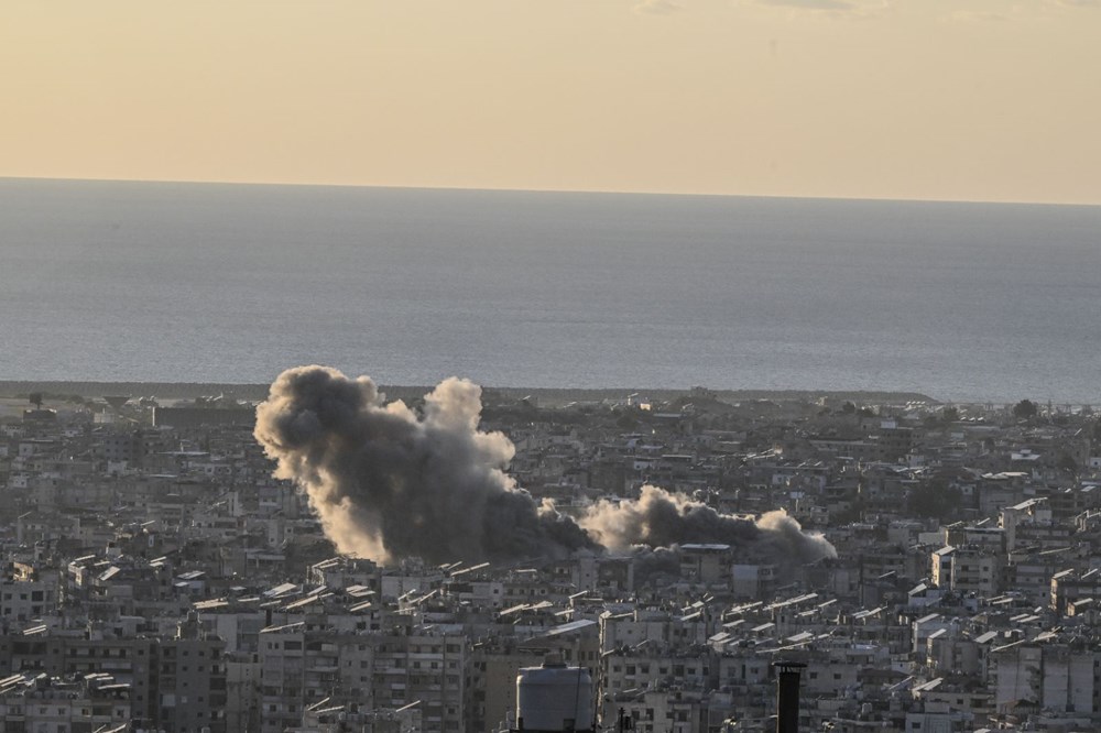 İsrail uçakları Beyrut'u bombalıyor - 5